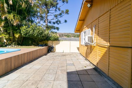 Casa à venda com 215m², 3 quartos e 4 vagas Casa à venda com 215m², 3 quartos e 4 vagasQuintal