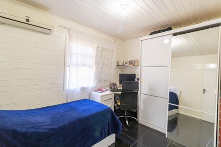 Casa à venda com 215m², 3 quartos e 4 vagas Casa à venda com 215m², 3 quartos e 4 vagasQuarto 2