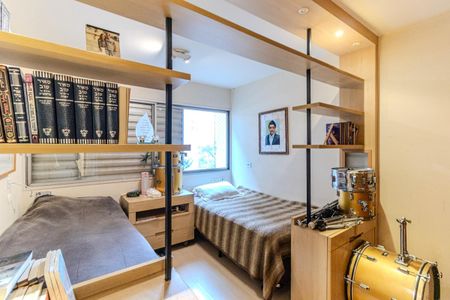 Apartamento à venda com 136m², 4 quartos e 2 vagas Apartamento à venda com 136m², 4 quartos e 2 vagasQuarto 2