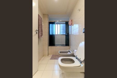 Apartamento à venda com 136m², 4 quartos e 2 vagas Apartamento à venda com 136m², 4 quartos e 2 vagasBanheiro da Suíte