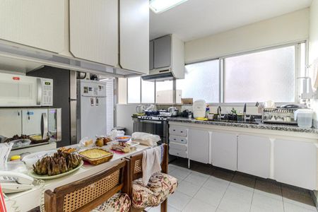 Apartamento à venda com 136m², 4 quartos e 2 vagas Apartamento à venda com 136m², 4 quartos e 2 vagasCozinha
