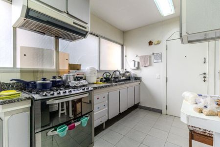 Apartamento à venda com 136m², 4 quartos e 2 vagas Apartamento à venda com 136m², 4 quartos e 2 vagasCozinha