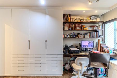 Apartamento à venda com 136m², 4 quartos e 2 vagas Apartamento à venda com 136m², 4 quartos e 2 vagasQuarto 1