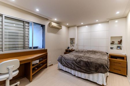 Apartamento à venda com 136m², 4 quartos e 2 vagas Apartamento à venda com 136m², 4 quartos e 2 vagasSuíte