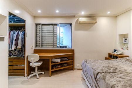 Apartamento à venda com 136m², 4 quartos e 2 vagas Apartamento à venda com 136m², 4 quartos e 2 vagasSuíte