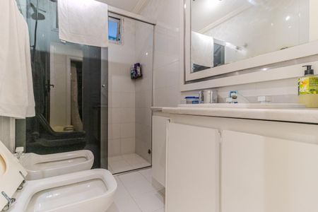 Apartamento à venda com 136m², 4 quartos e 2 vagas Apartamento à venda com 136m², 4 quartos e 2 vagasBanheiro Social