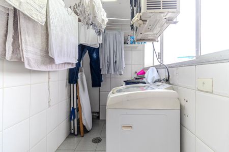 Apartamento à venda com 136m², 4 quartos e 2 vagas Apartamento à venda com 136m², 4 quartos e 2 vagasÁrea de Serviço