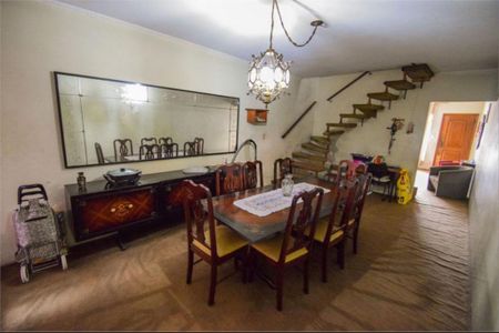 Casa à venda com 253m², 3 quartos e 7 vagas