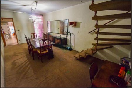 Casa à venda com 253m², 3 quartos e 7 vagas