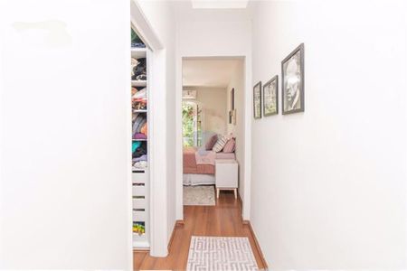 Casa à venda com 323m², 4 quartos e 4 vagas