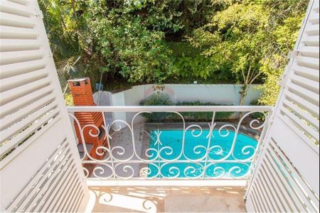 Casa à venda com 323m², 4 quartos e 4 vagas