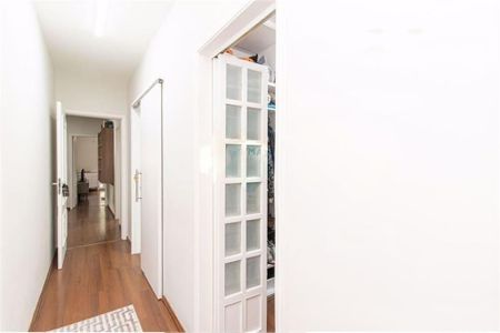 Casa à venda com 323m², 4 quartos e 4 vagas