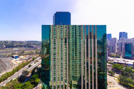 Vista Sala de Estar de apartamento à venda com 2 quartos, 84m² em Cidade Monções, São Paulo