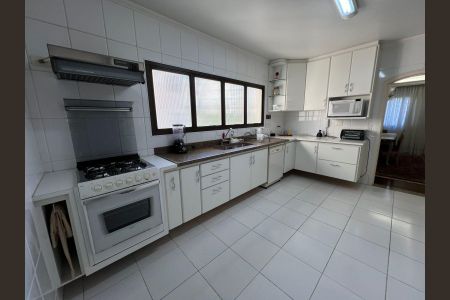 Apartamento à venda com 235m², 3 quartos e 3 vagas