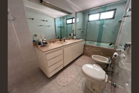 Apartamento à venda com 235m², 3 quartos e 3 vagas