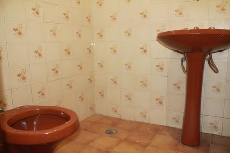 Casa à venda com 100m², 2 quartos e 2 vagasLavabo