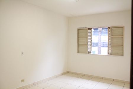 Casa à venda com 100m², 2 quartos e 2 vagasSuíte 2