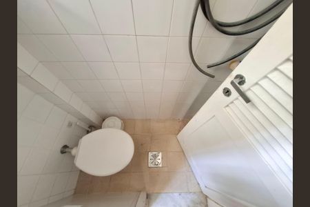 Apartamento à venda com 43m², 1 quarto e 1 vaga Apartamento à venda com 43m², 1 quarto e 1 vagaBanheiro de Serviço