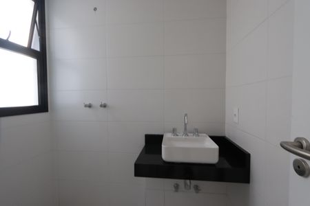 Casa de condomínio à venda com 170m², 3 quartos e 2 vagasBanheiro da Suíte