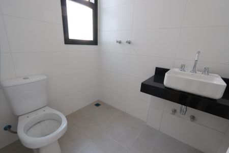 Casa de condomínio à venda com 170m², 3 quartos e 2 vagasBanheiro da Suíte