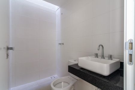 Casa à venda com 214m², 3 quartos e 2 vagas Casa à venda com 214m², 3 quartos e 2 vagasBanheiro Social