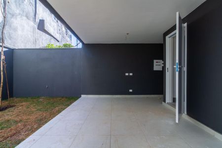 Casa à venda com 214m², 3 quartos e 2 vagas Casa à venda com 214m², 3 quartos e 2 vagasÁrea Externa