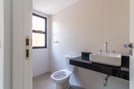 Casa à venda com 214m², 3 quartos e 2 vagas Casa à venda com 214m², 3 quartos e 2 vagasBanheiro da Suíte