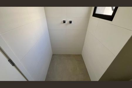 Casa à venda com 276m², 3 quartos e 2 vagasBanheiro da Suíte