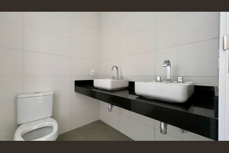 Casa à venda com 276m², 3 quartos e 2 vagasBanheiro da Suíte