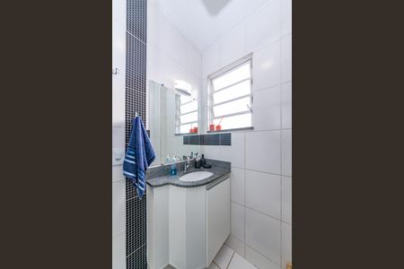 Apartamento à venda com 47m², 2 quartos e 1 vaga Apartamento à venda com 47m², 2 quartos e 1 vagaBanheiro Social