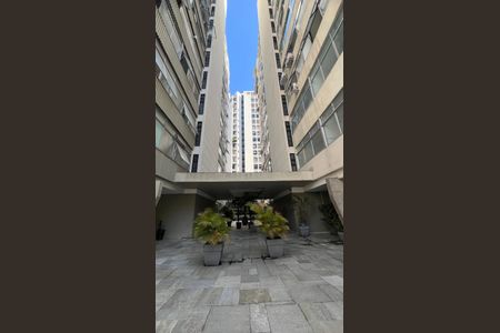 Apartamento à venda com 132m², 3 quartos e 1 vaga Apartamento à venda com 132m², 3 quartos e 1 vagaFachada