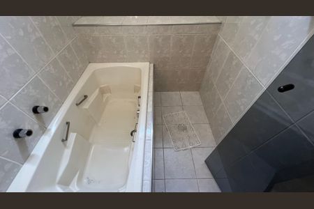 Apartamento à venda com 132m², 3 quartos e 1 vaga Apartamento à venda com 132m², 3 quartos e 1 vagaBanheiro