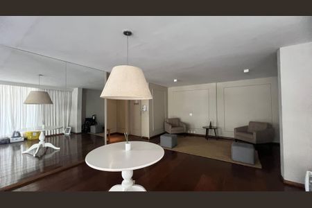 Apartamento à venda com 132m², 3 quartos e 1 vaga Apartamento à venda com 132m², 3 quartos e 1 vagaHall de entrada