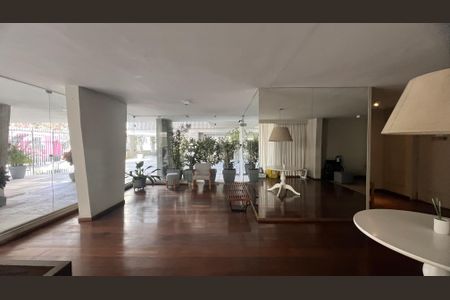 Apartamento à venda com 132m², 3 quartos e 1 vaga Apartamento à venda com 132m², 3 quartos e 1 vagaHall de entrada