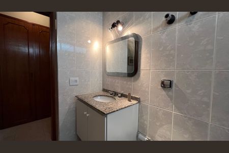 Apartamento à venda com 132m², 3 quartos e 1 vaga Apartamento à venda com 132m², 3 quartos e 1 vagaBanheiro