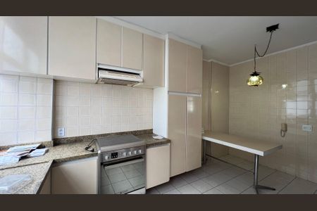 Apartamento à venda com 132m², 3 quartos e 1 vaga Apartamento à venda com 132m², 3 quartos e 1 vagaCozinha