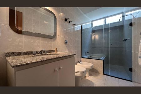 Apartamento à venda com 132m², 3 quartos e 1 vaga Apartamento à venda com 132m², 3 quartos e 1 vagaBanheiro