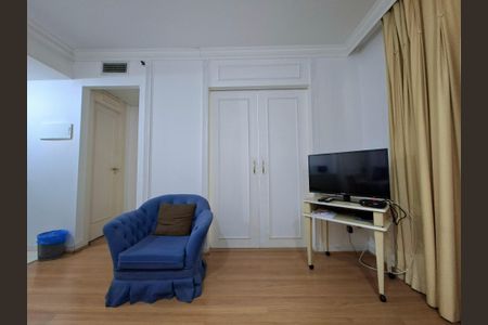 Apartamento à venda com 32m², 1 quarto e 1 vaga Apartamento à venda com 32m², 1 quarto e 1 vagaSala