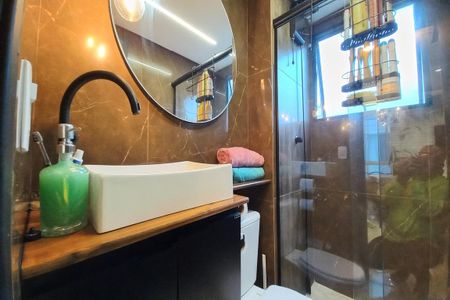 Apartamento à venda com 45m², 2 quartos e 1 vaga Apartamento à venda com 45m², 2 quartos e 1 vagaBanheiro