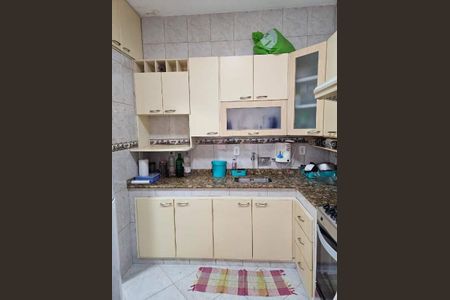 Apartamento à venda com 77m², 2 quartos e 1 vaga