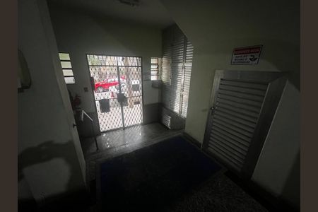 Apartamento à venda com 78m², 3 quartos e sem vaga Apartamento à venda com 78m², 3 quartos e sem vagaHall