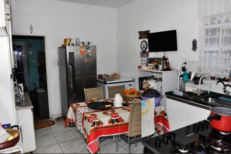 Casa à venda com 250m², 2 quartos e 3 vagas Casa à venda com 250m², 2 quartos e 3 vagasCozinha