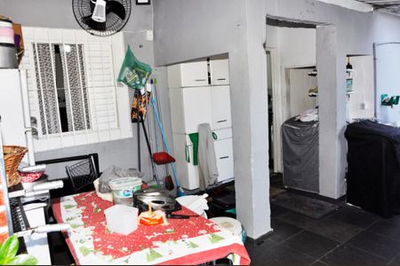 Casa à venda com 250m², 2 quartos e 3 vagas Casa à venda com 250m², 2 quartos e 3 vagasÁrea de Serviço