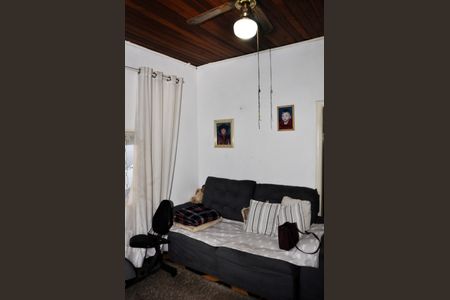 Casa à venda com 250m², 2 quartos e 3 vagas Casa à venda com 250m², 2 quartos e 3 vagasSala