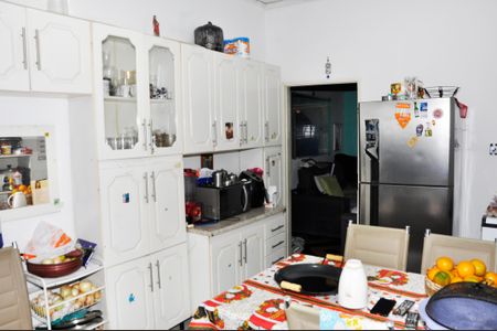 Casa à venda com 250m², 2 quartos e 3 vagas Casa à venda com 250m², 2 quartos e 3 vagasCozinha