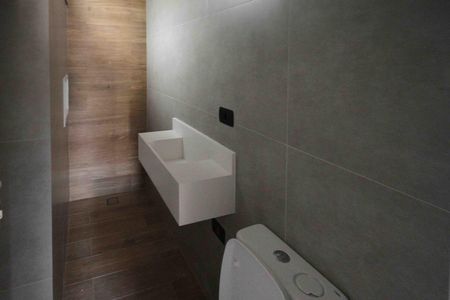 Casa de condomínio à venda com 154m², 2 quartos e 2 vagasBanheiro da Suite