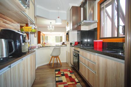 Apartamento à venda com 99m², 3 quartos e 2 vagasCozinha