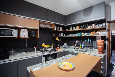 Casa à venda com 402m², 9 quartos e 3 vagasCozinha da Casa 1