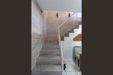 Casa à venda com 402m², 9 quartos e 3 vagasEscada da Casa 1