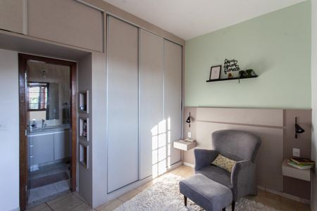Casa à venda com 402m², 9 quartos e 3 vagasSuíte 1 da Casa 1